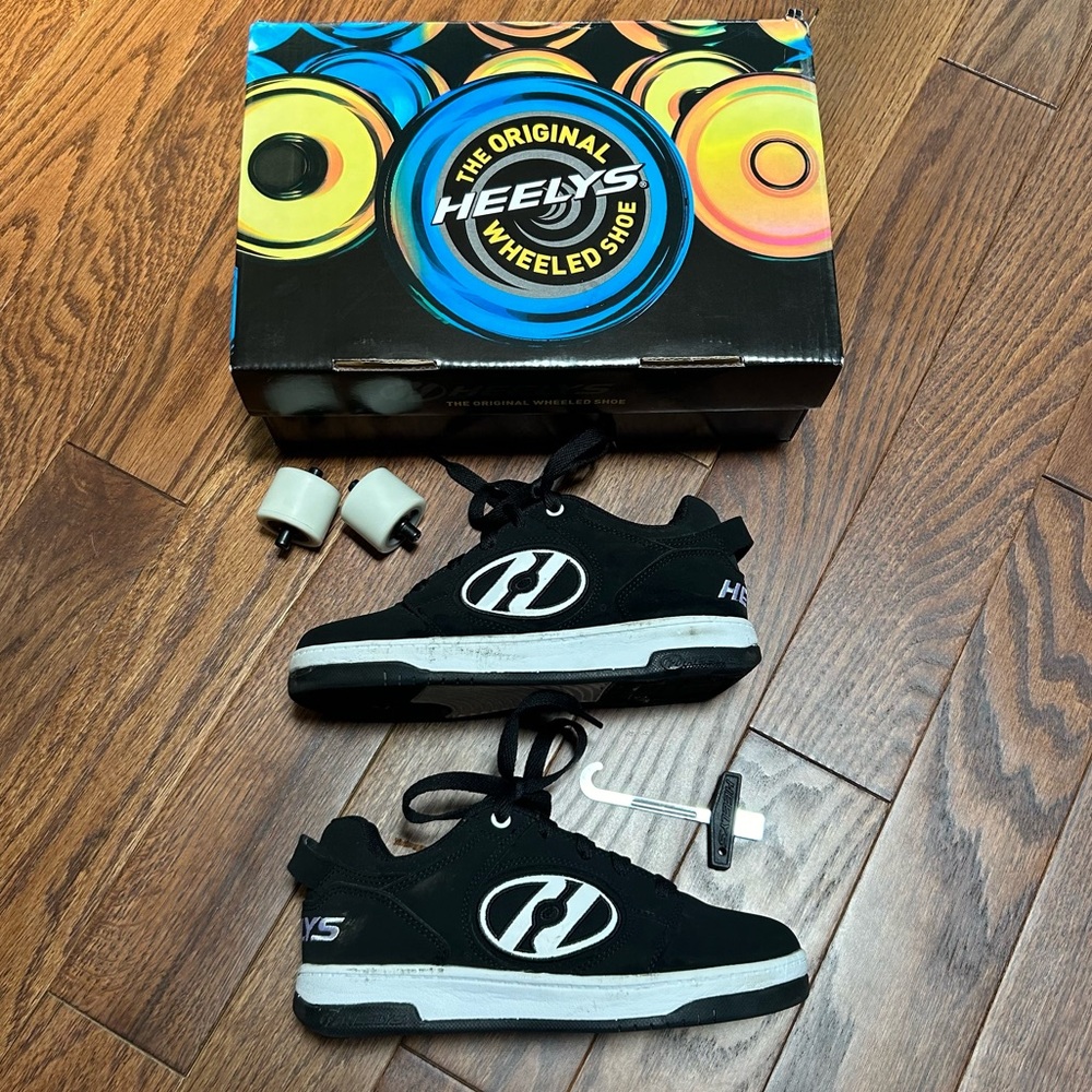 Heelys Black White Kids Roller Shoes